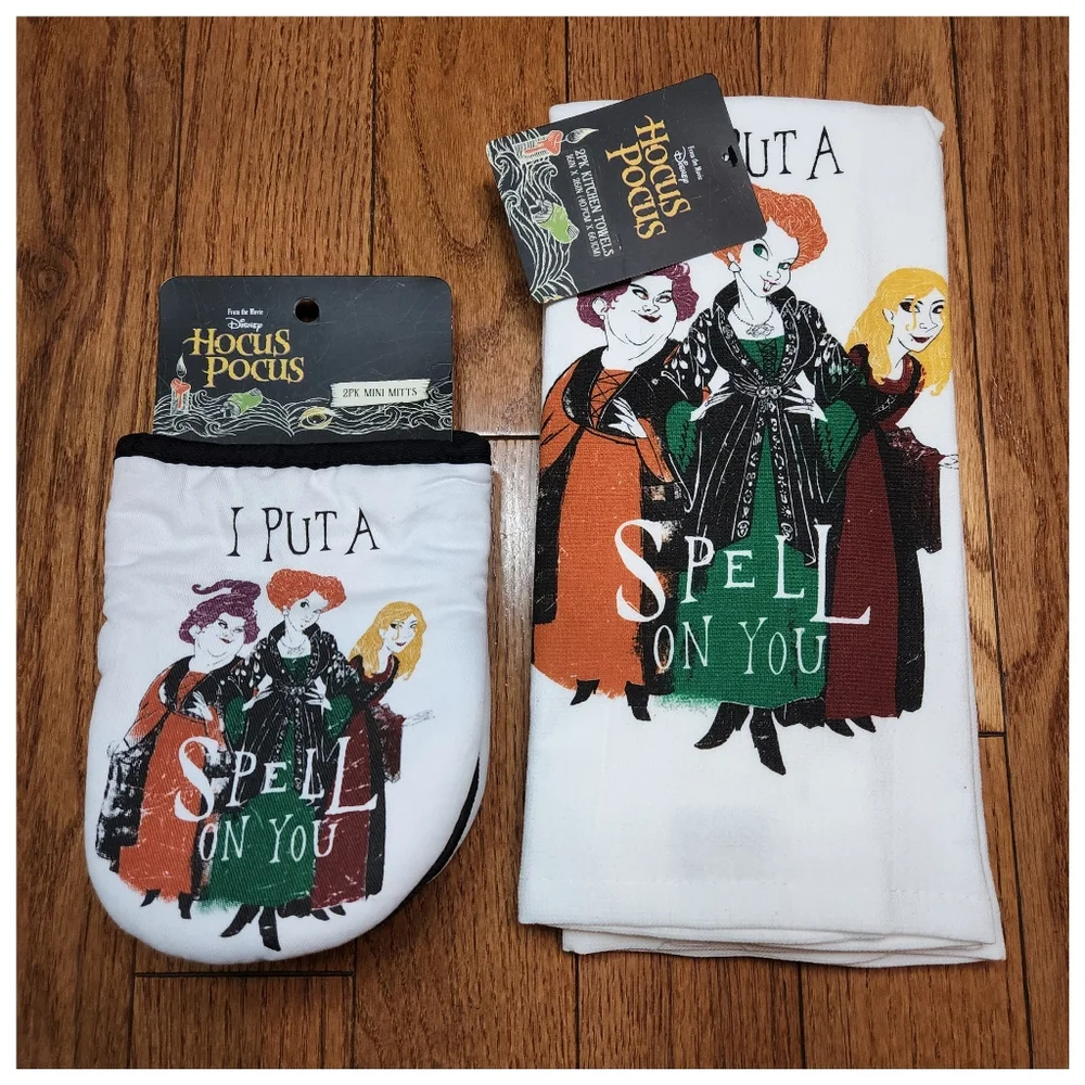 NWT Hocus Pocus Kitchen Towels - Oven Mittens - Halloween